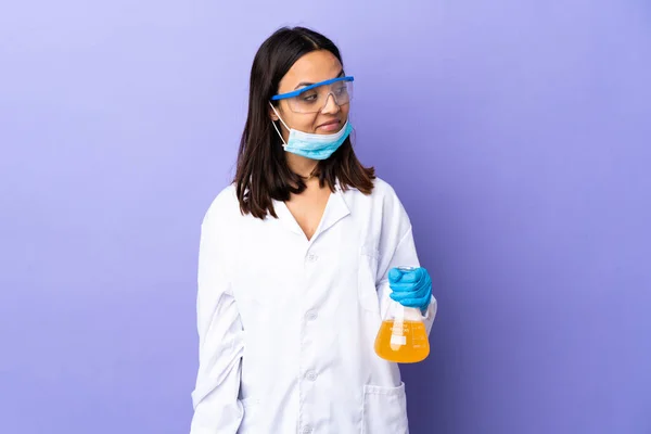 Scientifique Femme Qui Étudie Vaccin Pour Guérir Maladie Coronavirus Avoir — Photo