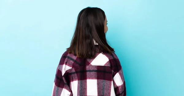 Jonge Brunette Gemengde Ras Vrouw Beschermen Tegen Het Coronavirus Met — Stockfoto