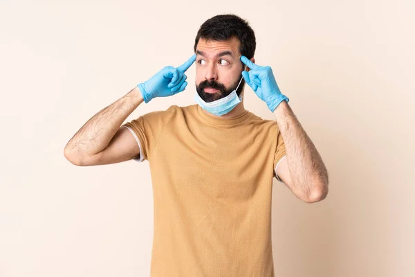 Uomo Caucasico Con Barba Che Protegge Dal Coronavirus Con Una — Foto Stock