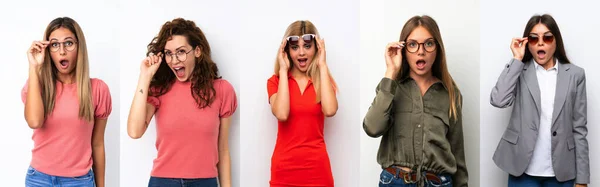 Fiatal Nők Több Mint Fehér Háttér Szemüveges Meglepett — Stock Fotó