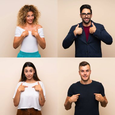 Şaşırtıcı yüz ifadesiyle izole edilmiş arka planda kalan bir grup insan.