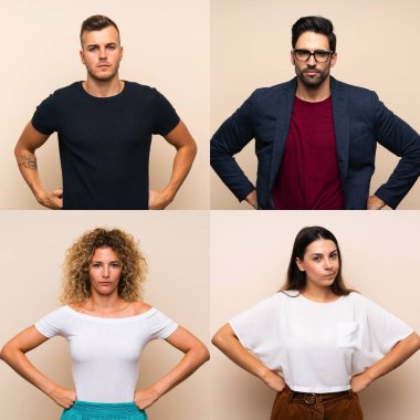 İzole edilmiş arka planda kızgın bir grup insan.