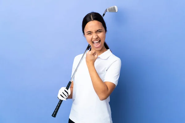 Jovem Golfista Mulher Sobre Isolado Colorido Fundo Celebrando Uma Vitória — Fotografia de Stock