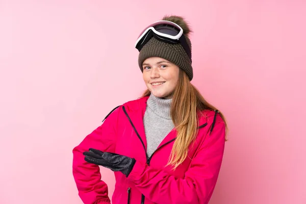 Adolescente Ucraniana Esquiadora Chica Con Gafas Snowboard Sobre Fondo Rosa —  Fotos de Stock