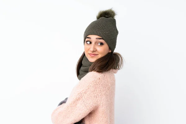 Menina Com Chapéu Inverno Sobre Fundo Branco Isolado Rindo — Fotografia de Stock