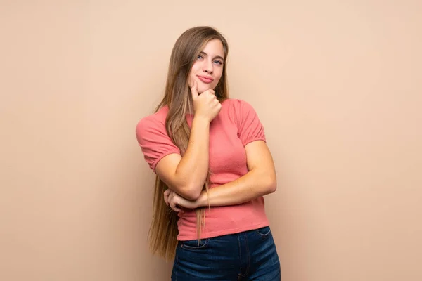 Teenager Blondýny Dívka Přes Izolované Pozadí Směje — Stock fotografie