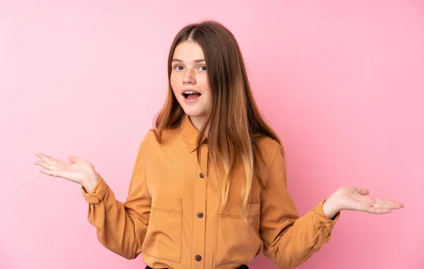 Ukrajinský Teenager Dívka Přes Izolované Růžové Pozadí Šokovaným Výrazem Obličeje — Stock fotografie