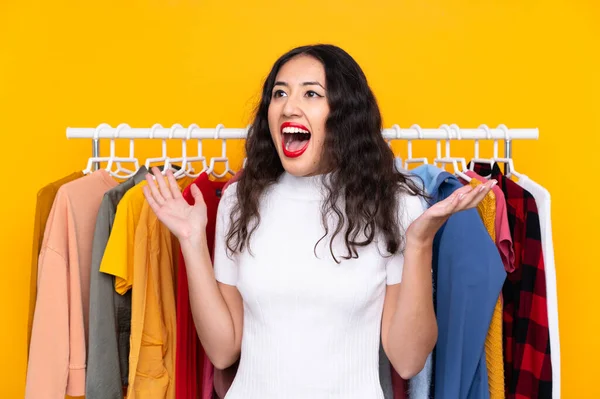 Mixed Race Woman Clothing Store Surprise Facial Expression — Stock Photo, Image