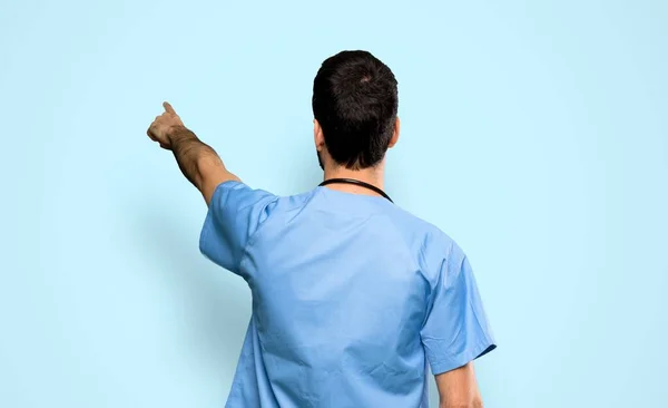 Хірург Лікар Людина Над Ізольованим Синім Тлом — стокове фото