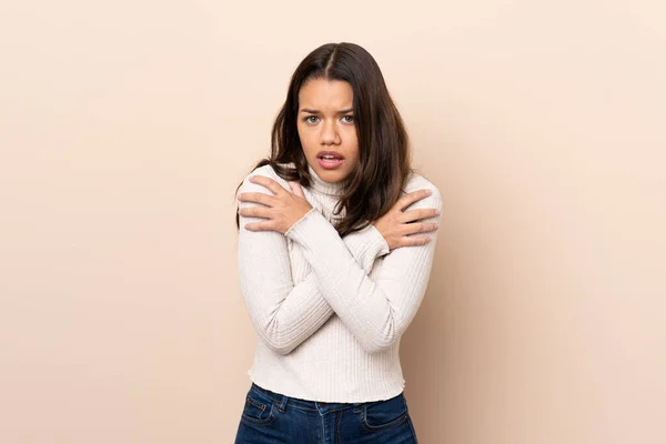 Menina Colombiana Jovem Sobre Congelamento Fundo Isolado — Fotografia de Stock