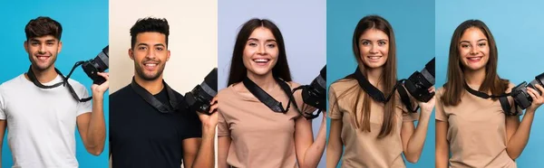 Conjunto Pessoas Sobre Fundo Azul Com Uma Câmera Profissional — Fotografia de Stock