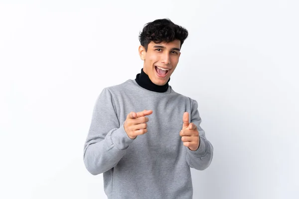 Jovem Argentino Sobre Fundo Branco Isolado Apontando Para Frente Sorrindo — Fotografia de Stock