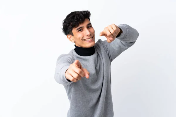 Zole Edilmiş Beyaz Arka Planda Genç Arjantinli Adam Gülümserken Seni — Stok fotoğraf