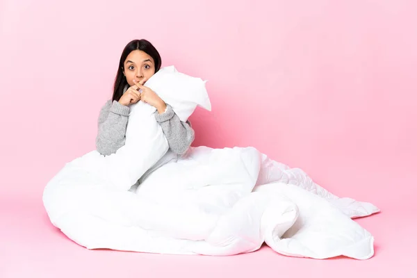 Young Mixed Race Woman Wearing Pijama Sitting Floor Showing Sign — Stock Photo, Image
