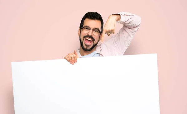 Handsome Man Beard Holding Empty Placard Isolated Pink Background — 스톡 사진