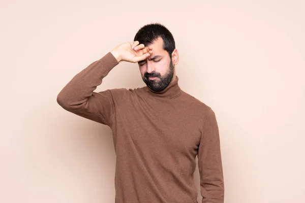 Homem Sobre Fundo Isolado Com Expressão Cansada Doente — Fotografia de Stock