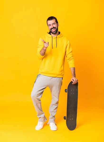 Full Length Shot Skater Man Isolated Yellow Background — Stock Photo, Image