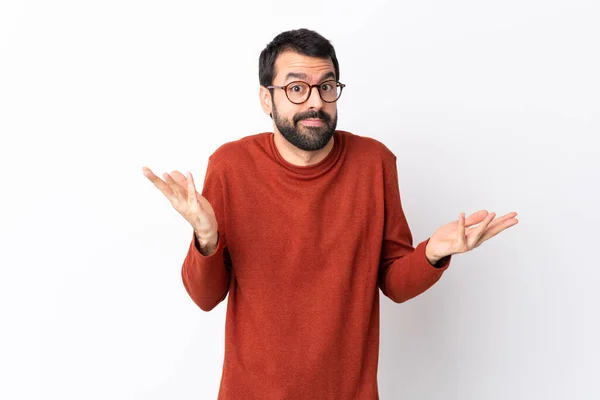 Blanke Knappe Man Met Baard Geïsoleerde Witte Achtergrond Maakt Twijfel — Stockfoto