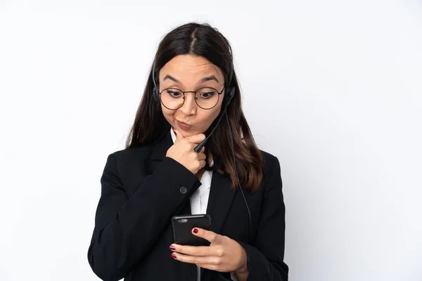 Young Telemarketer Woman Isolated White Background Thinking Sending Message — Stock Photo, Image