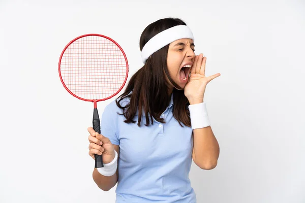 Zole Edilmiş Beyaz Arka Planda Genç Badmintoncu Kadın Ağzı Sonuna — Stok fotoğraf