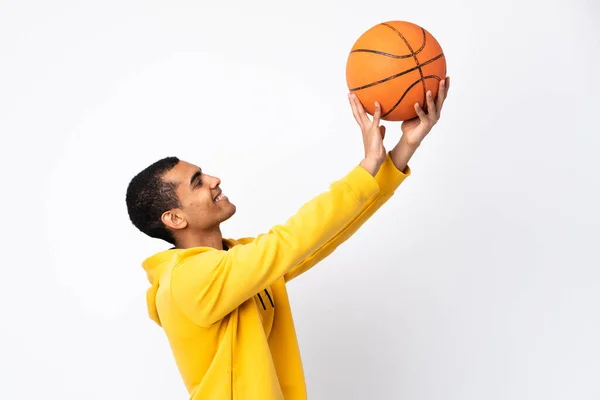 Africano Homem Americano Sobre Isolado Fundo Branco Jogando Basquete — Fotografia de Stock