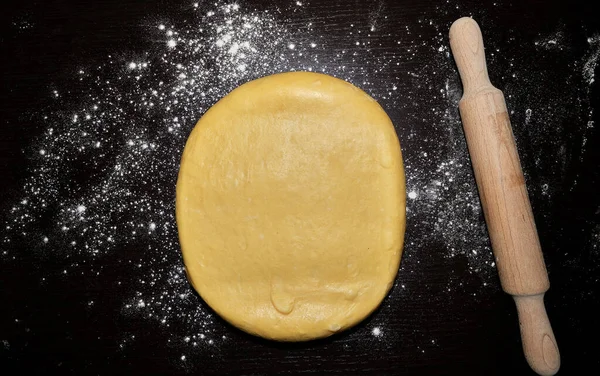 Hamurdan aşçılığa kadar mükemmel ev yapımı Fransız kruvasanı.