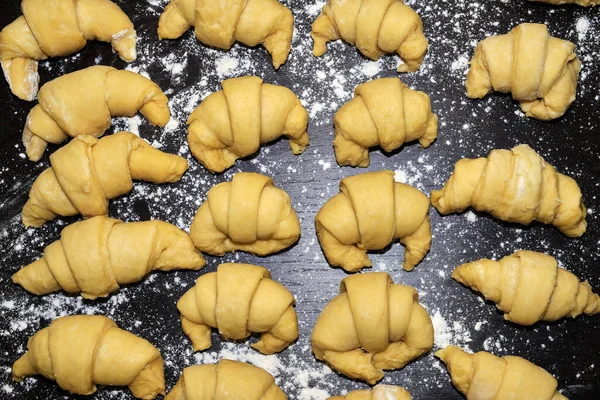 Perfekt Hemlagad Fransk Croissant Från Degen Till Matlagningen — Stockfoto