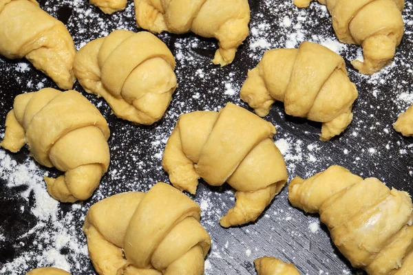 Perfekt Hemlagad Fransk Croissant Från Degen Till Matlagningen — Stockfoto