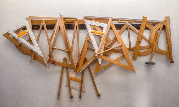 Дерев'яні аксесуари математичні шафи — стокове фото