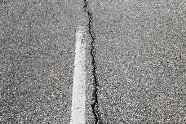 White Line Cracked Road Background — Stock Photo, Image