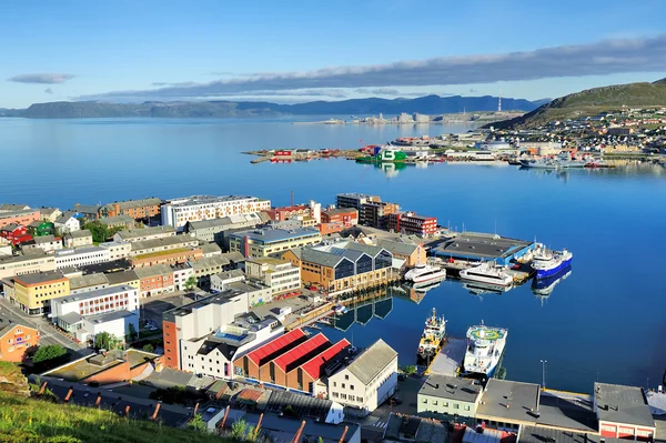 Uitzicht op de stad van Hammerfest, Noorwegen — Stockfoto