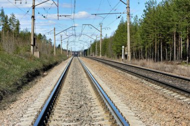 boş demiryolu tren rayları