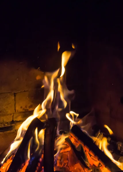 Chimenea ardiendo. calor de hoguera — Foto de Stock