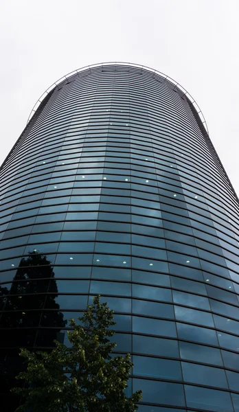 現代のビジネスは、タリンの建物します。超高層ビル — ストック写真