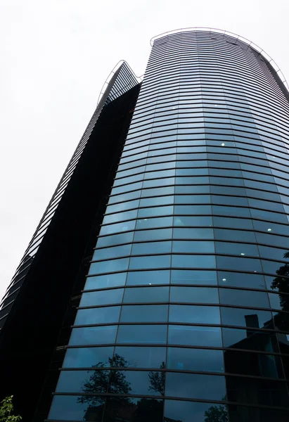 Σύγχρονη επιχείρηση κτίριο στο Ταλίν. ουρανοξύστης — Φωτογραφία Αρχείου