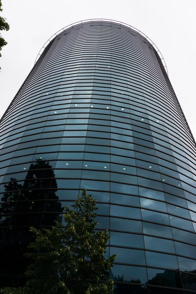 Modern business building in Tallinn. skyscraper — Stock Photo, Image