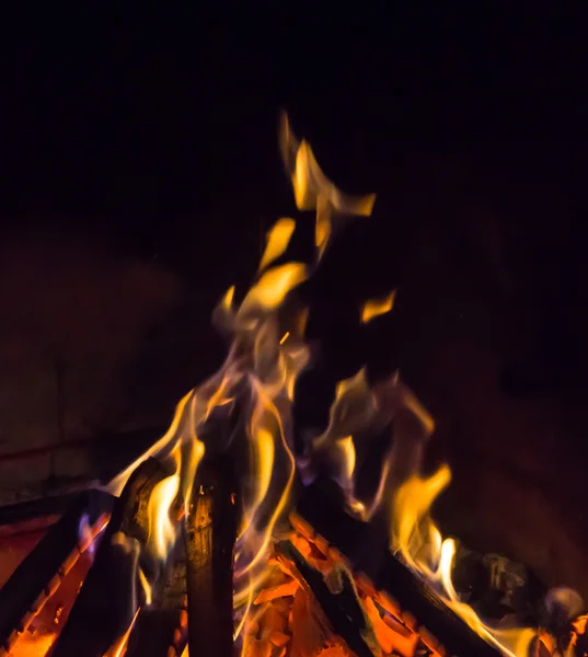 Chimenea ardiendo. calor de hoguera — Foto de Stock