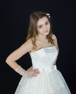 siyah arka plan üzerine gelin. elbise