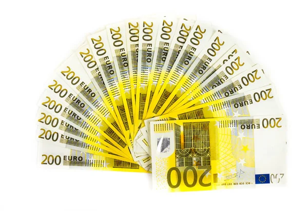 Duzentas notas de euro isoladas sobre fundo branco. notas c — Fotografia de Stock