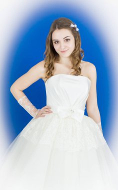 mavi zemin üzerine gelin. elbise