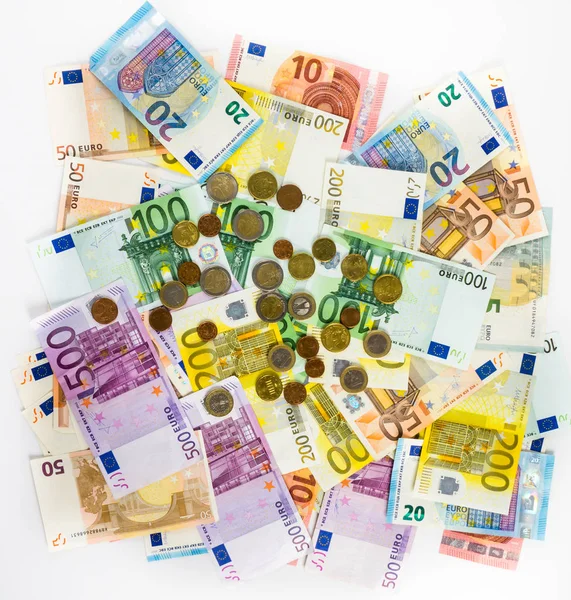 Euro banknot ve madeni paralar para Finans kavramı nakit beyaz bac — Stok fotoğraf