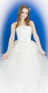 mavi zemin üzerine gelin. elbise