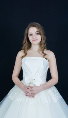 siyah arka plan üzerine gelin. elbise