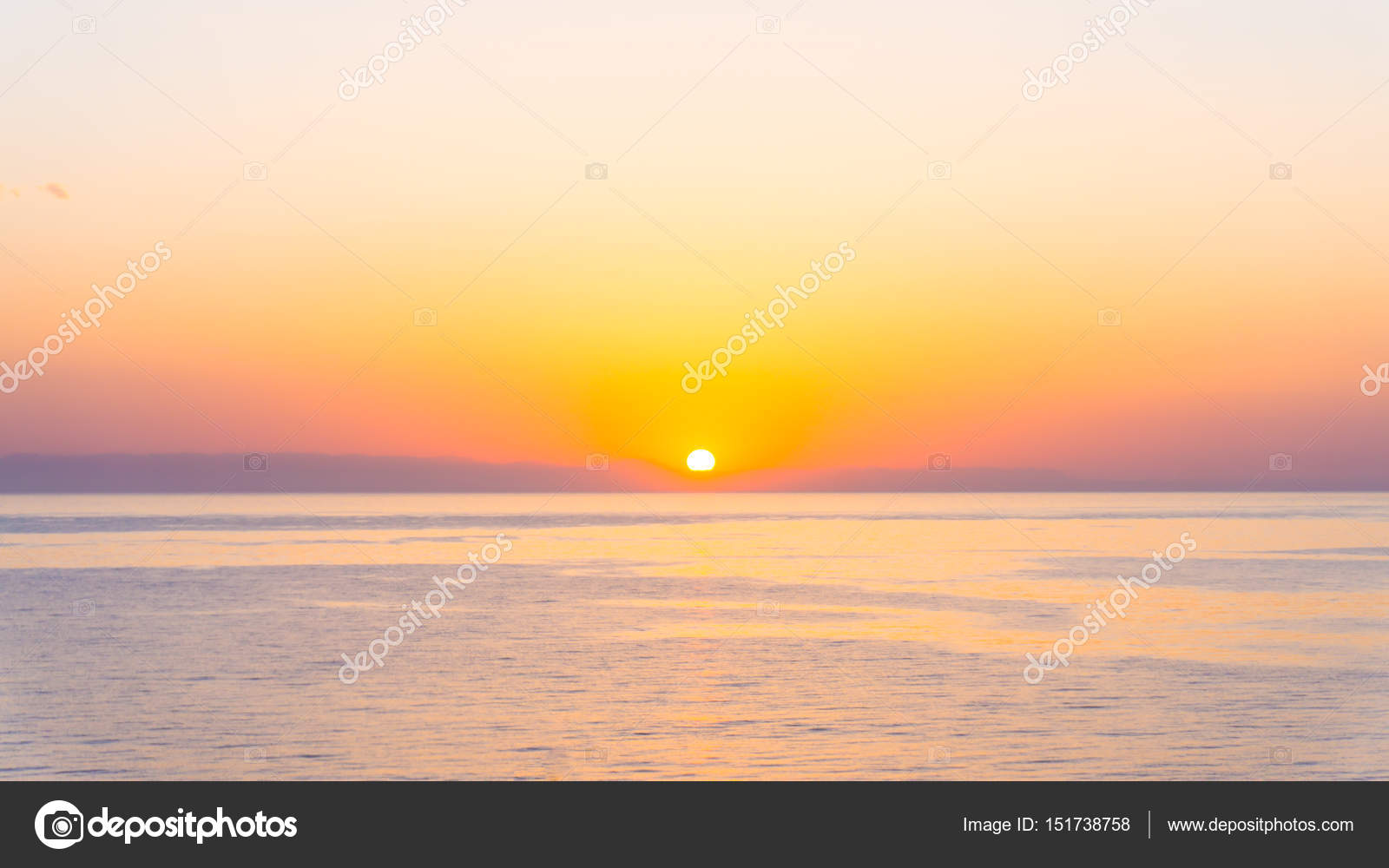 海に沈む夕日 壁紙 ストック写真 C Nemez210769 151738758