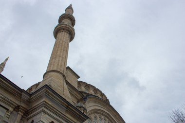 Nuruosmaniye Camii, İstanbul 'da inşa edilen ilk barok camii. Chemberlitash bölgesinde yer almaktadır. 1748-1755 yılları arasında inşa edilmiş. Hindi İstanbul. 01 / 14 / 2020