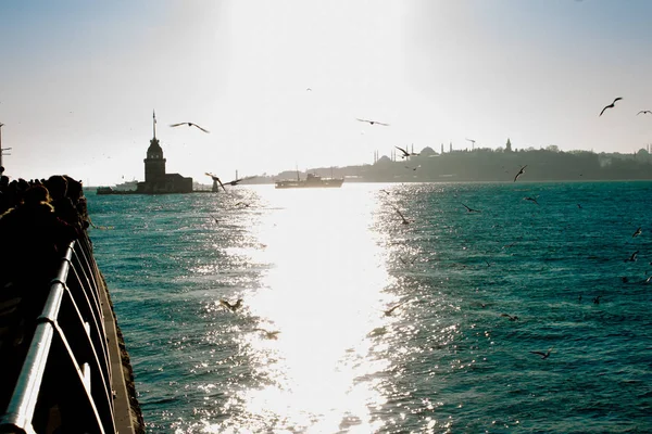 Oameni Care Pescuiesc Coasta Anatoliană Bosforului Marea Skdar Istanbul Marmara — Fotografie, imagine de stoc