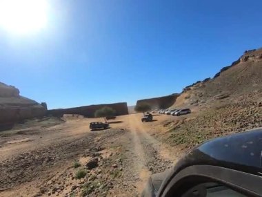 Sahara çölünün hareketli manzarası