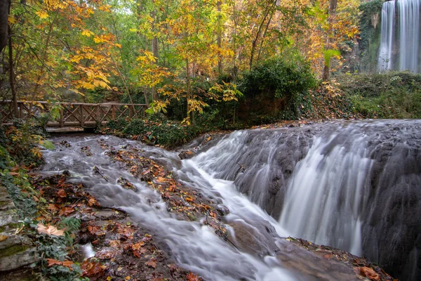 Río Con Cascada Temporada Otoño — Foto de Stock