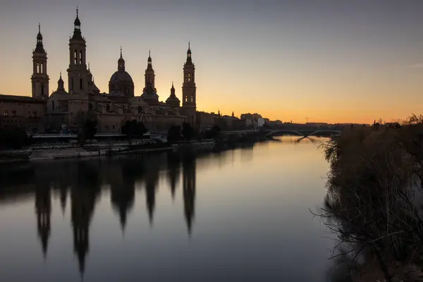 Basílica Pilar Zaragoza Com Rio Ebro — Fotografia de Stock