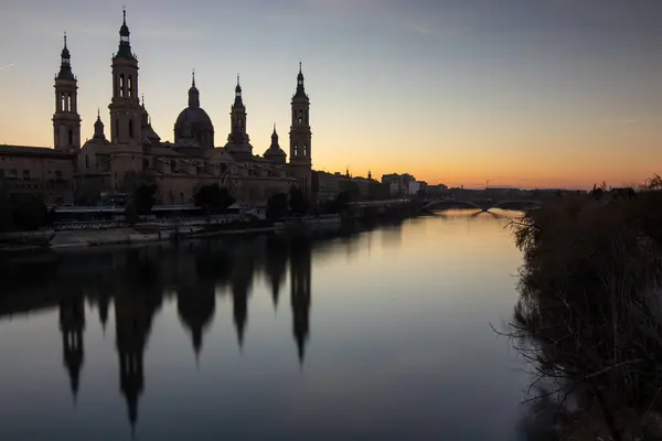 Basílica Pilar Zaragoza Com Rio Ebro — Fotografia de Stock